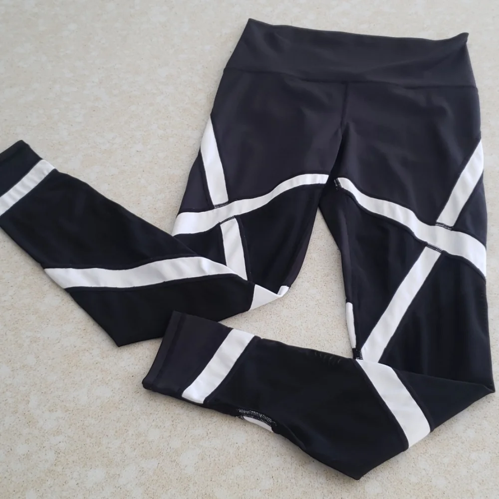 High rise mesh leggings- much Like the popular brand. small - Picture 1 of 10